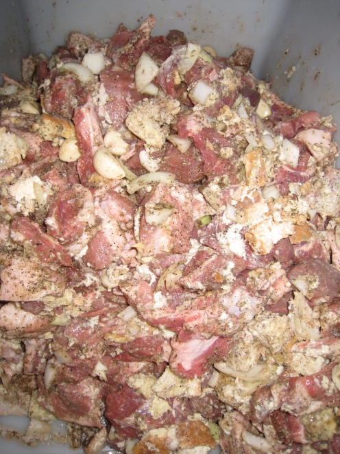 Meat, fat, liver, kidneys, seasoning, spices, panada, shallots and garlic = Pate 